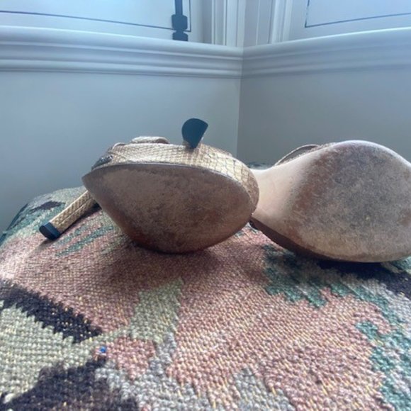 Gold Gucci Snake Skin Platform Disco Sandals Gently Used 7.5 B - Picture 6 of 8